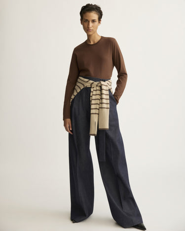 Sullivan Long Sleeve Tee in Chocolate