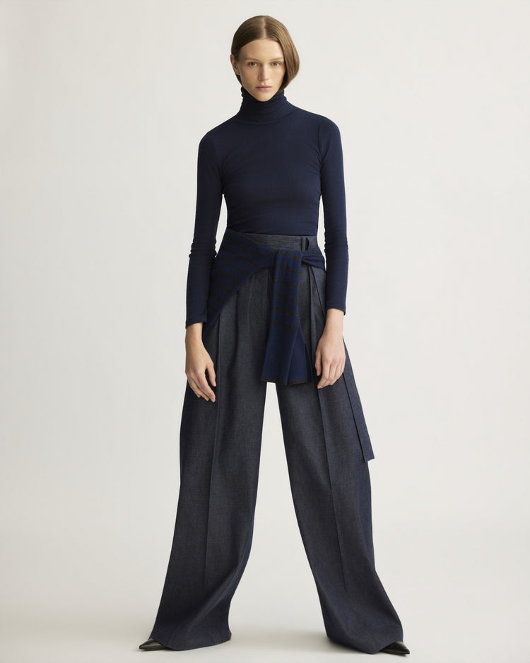 Clinton Long Sleeve Turtleneck in Navy